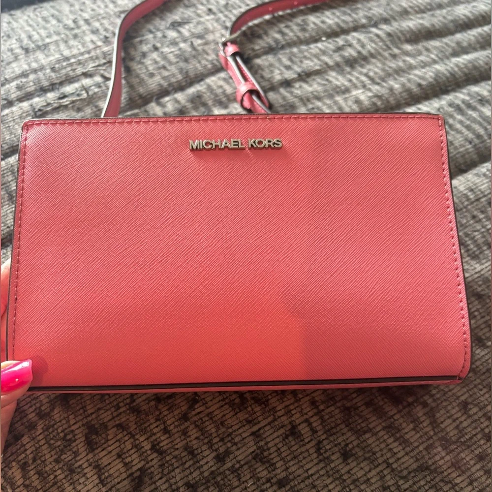 Michael Kors Sheila Tea Rose Crossbody with Adjustable‎ Strap